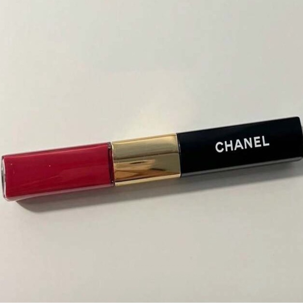 CHANEL Gloss - Bold Crimson